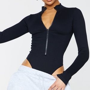 Black Snatched Rib Zip Up Long Sleeve Bodysuit - PRETTY LITTLE THING